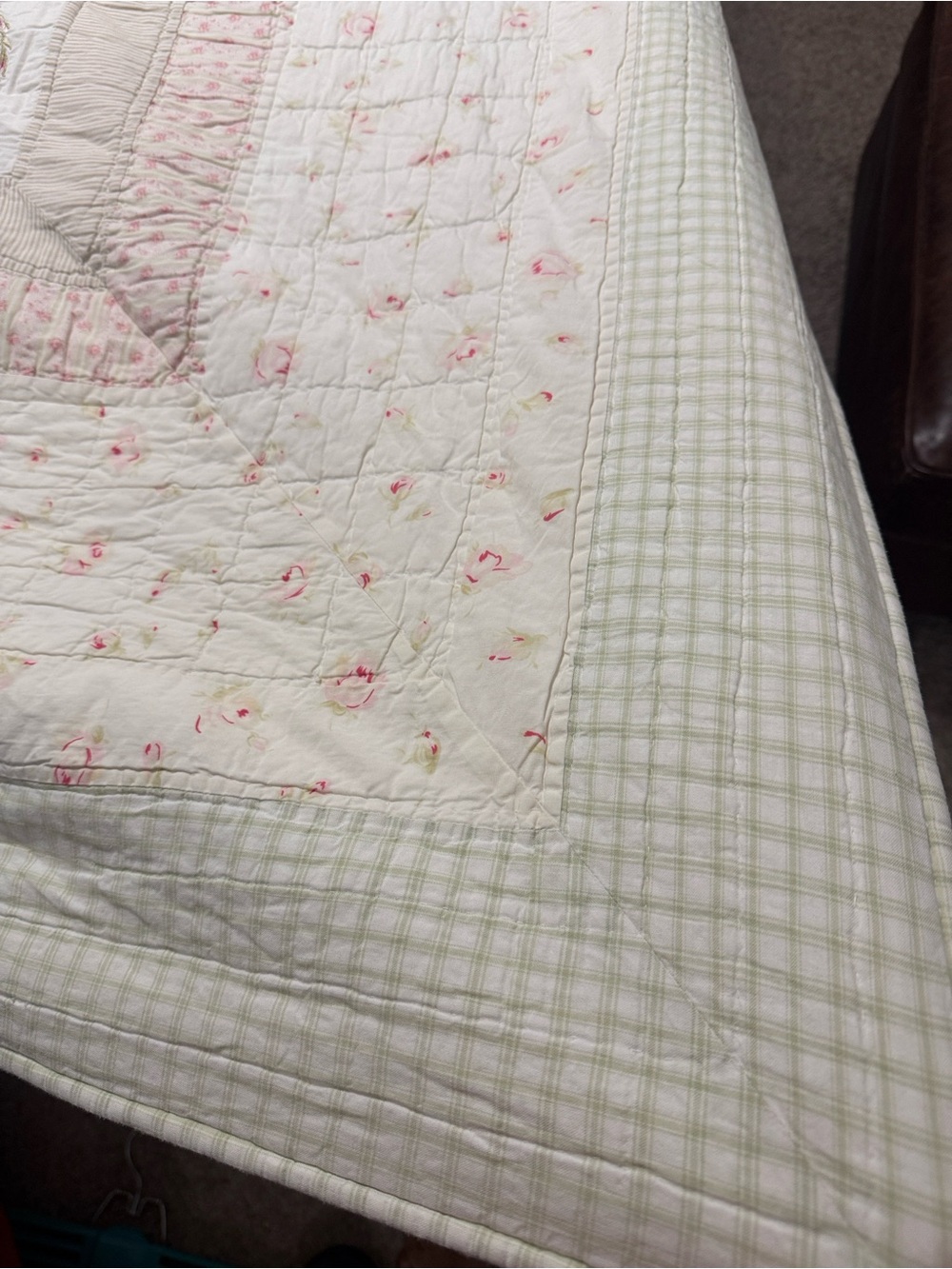 Vintage-style shabby chic pink & green floral rose patchwork quilt. full/queen